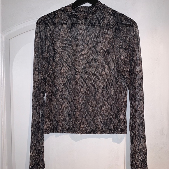 Clothes - Picture 4 of 16